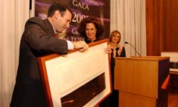 El Café Iruña, La Granja y el Café Boulevard galardonados  con el Premio del Turismo Vasco