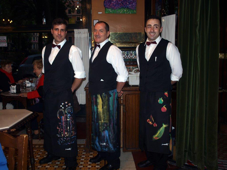 Delantales pintados